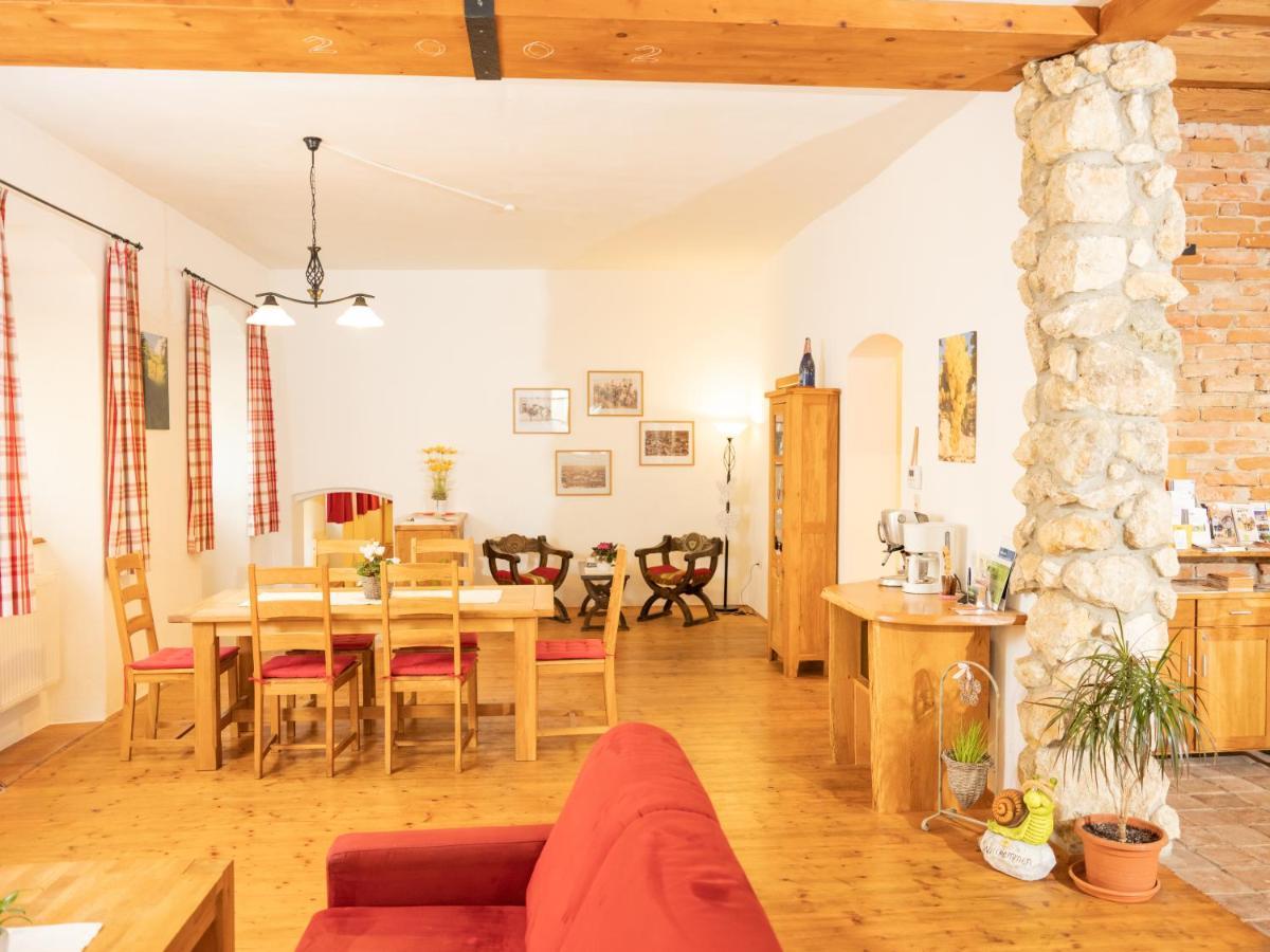 Ferienwohnung Zum Kapuziner Poysdorf Buitenkant foto