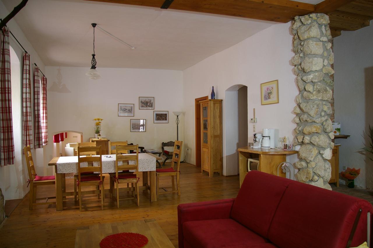 Ferienwohnung Zum Kapuziner Poysdorf Buitenkant foto